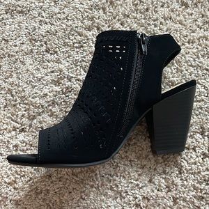NWT black heels